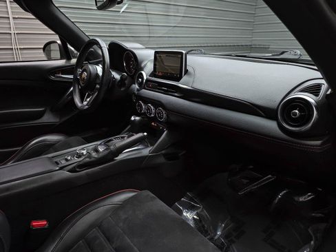 Used 2020 FIAT 124 Spider Abarth w/ Convenience Group RWD image 13