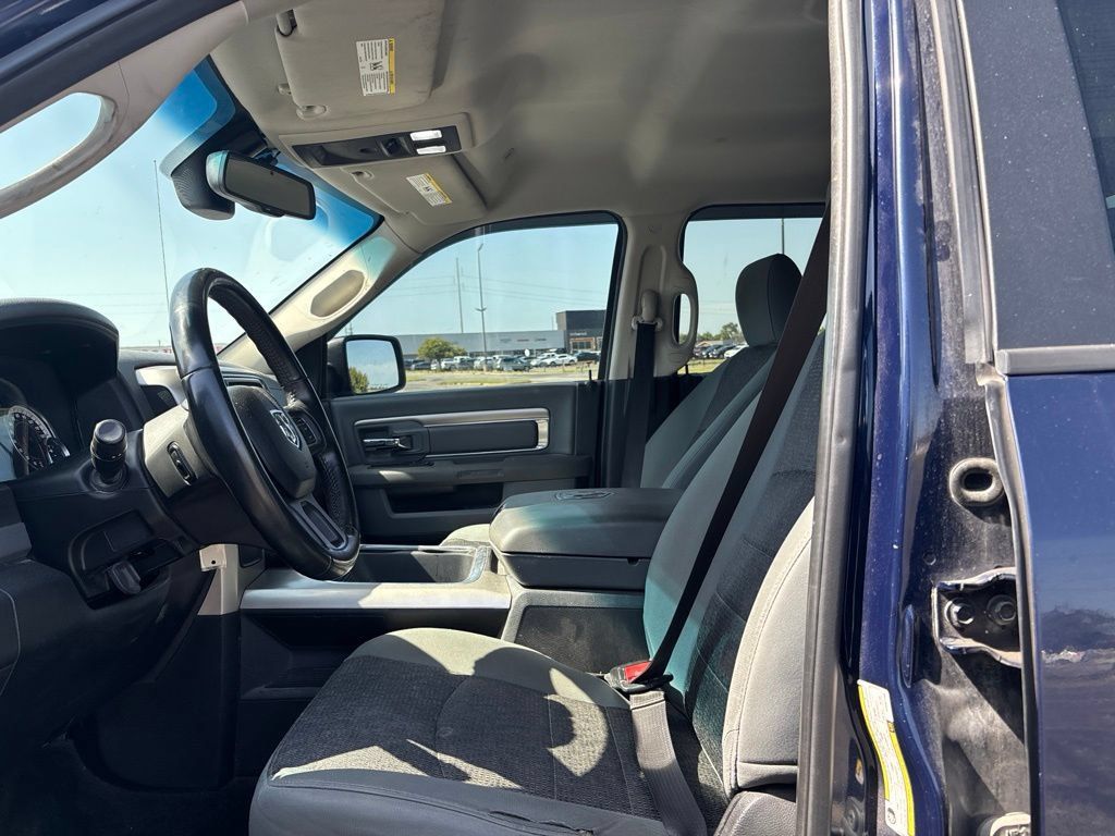 Used 2017 RAM 1500 Big Horn RWD image 10