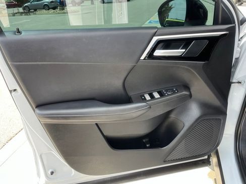 Used 2023 Mitsubishi Outlander SE Black Edition AWD/4WD image 6
