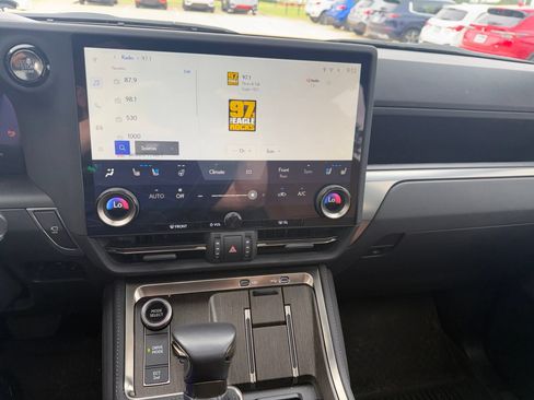 Used 2025 Lexus GX 550 w/ Cold Area Package AWD/4WD image 8