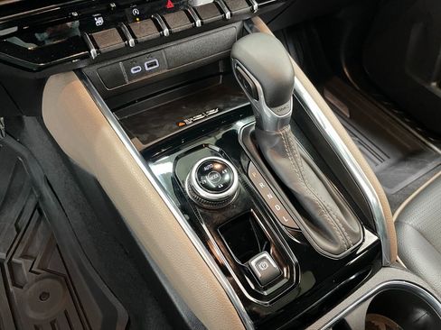 Used 2025 GMC Canyon Denali image 36