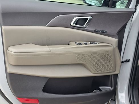 New 2026 Kia Carnival EX FWD image 19