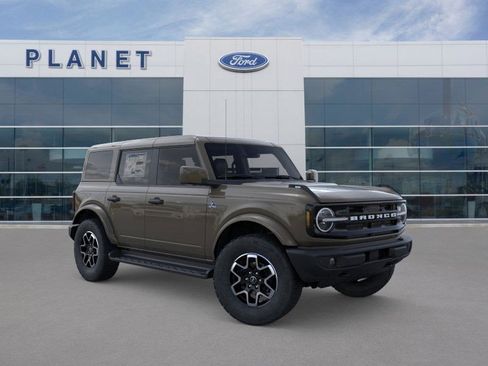 New 2026 Ford Bronco Outer Banks image 9