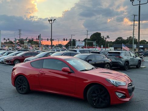 Used 2014 Hyundai Genesis 2.0T image 11