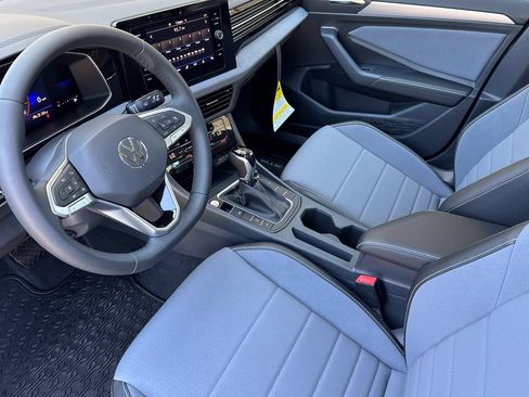 New 2026 Volkswagen Jetta SE FWD image 10