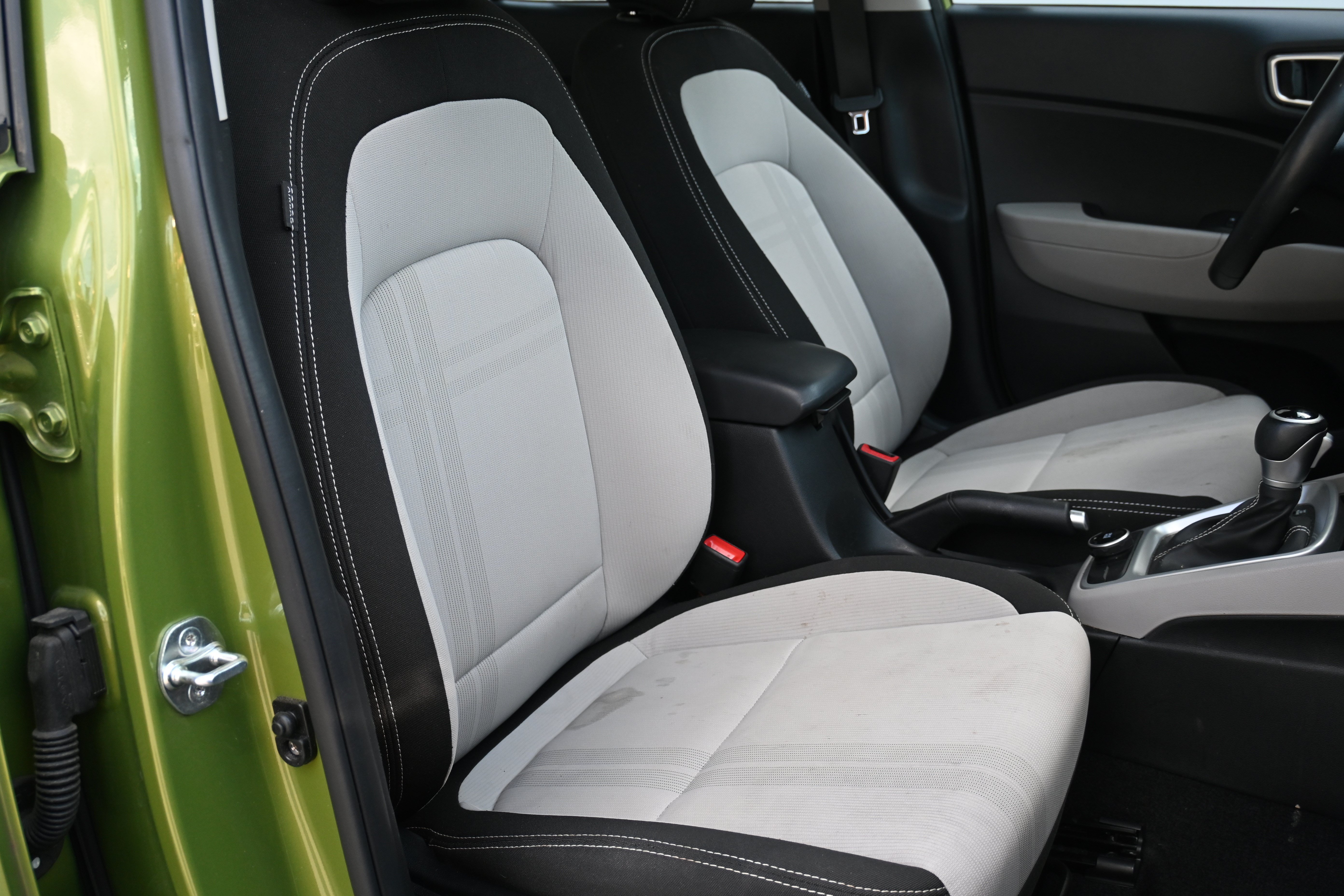 Used 2024 Hyundai Venue SEL FWD image 33