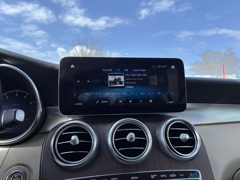 Used 2022 Mercedes-Benz GLC 300 image 23