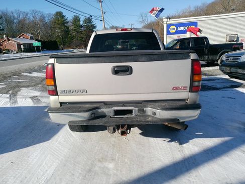 Used 2006 GMC Sierra 2500 SLE w/ Snow Plow Prep Package image 5