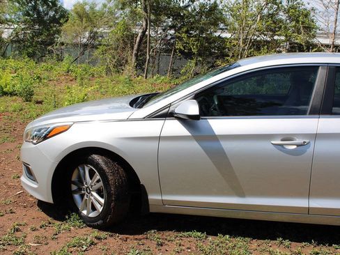 Used 2016 Hyundai Sonata SE FWD image 11