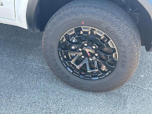 New 2026 GMC Canyon Elevation image 10