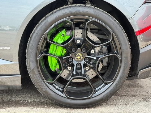 Used 2017 Lamborghini Huracan LP 610-4 AWD/4WD image 11