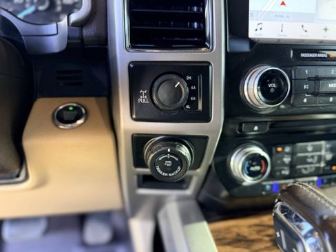 Used 2018 Ford F150 Lariat w/ Equipment Group 502A Luxury AWD/4WD image 25