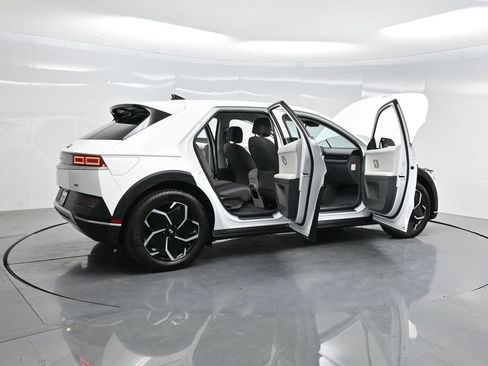 Used 2024 Hyundai Ioniq 5 SEL image 5
