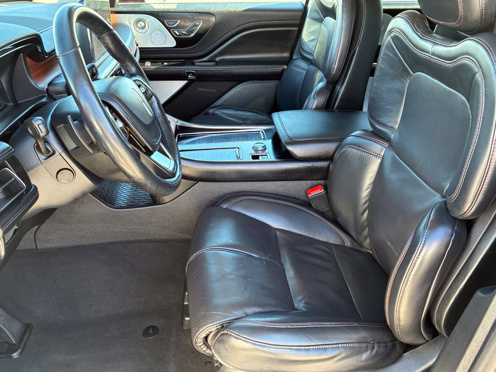 Used 2020 Lincoln Aviator Reserve w/ Equipment Group 202A AWD/4WD image 13