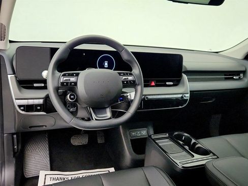 Used 2025 Hyundai Ioniq 5 SEL RWD image 12