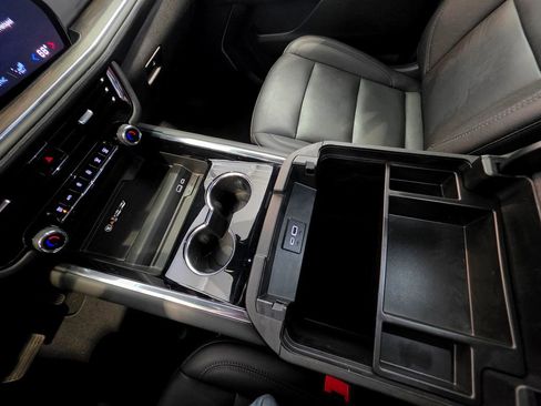 Used 2025 Chevrolet Tahoe LT AWD/4WD image 35