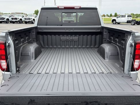 New 2026 GMC Sierra 1500 SLE AWD/4WD image 13