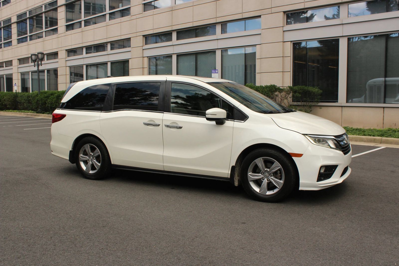 Used 2019 Honda Odyssey EX-L image 2