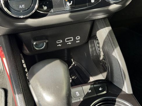 Used 2023 Chevrolet TrailBlazer RS w/ Convenience Package image 17