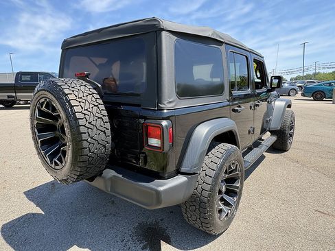 Used 2018 Jeep Wrangler Unlimited Sport S AWD/4WD image 5