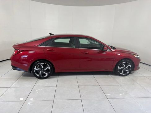 Used 2023 Hyundai Elantra Limited FWD image 4