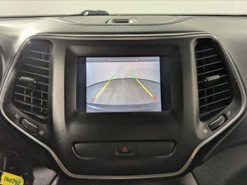 Used 2020 Jeep Cherokee Latitude AWD/4WD image 25