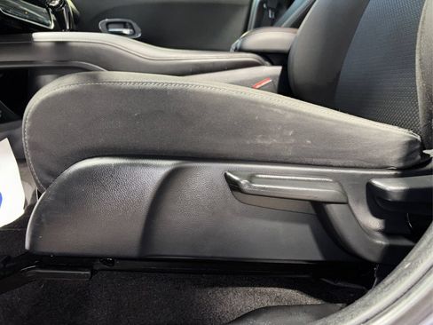 Used 2022 Honda HR-V EX image 29
