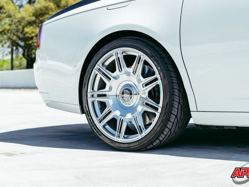 Used 2017 Rolls-Royce Ghost RWD image 70