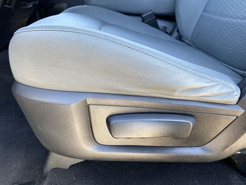 Used 2016 RAM 1500 Express RWD image 18