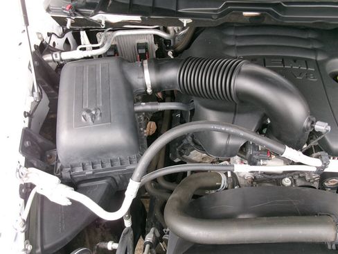 Used 2017 RAM 1500 Express RWD image 45