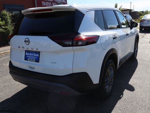 Used 2023 Nissan Rogue S AWD/4WD image 8