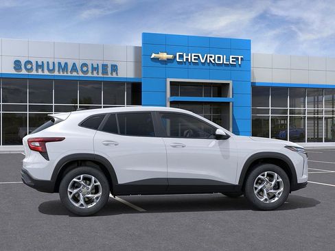 New 2026 Chevrolet Trax LS image 5