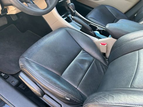 Used 2017 Honda Accord LX image 10