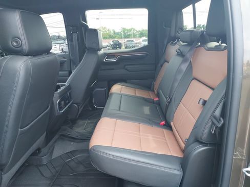 Used 2023 Chevrolet Silverado 1500 High Country w/ High Country Premium Package AWD/4WD image 14