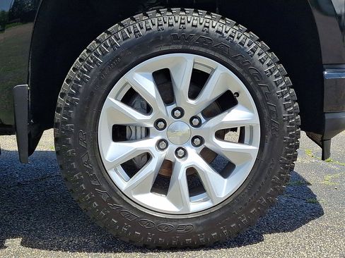 Used 2020 Chevrolet Silverado 1500 Custom w/ Custom Value Package AWD/4WD image 26