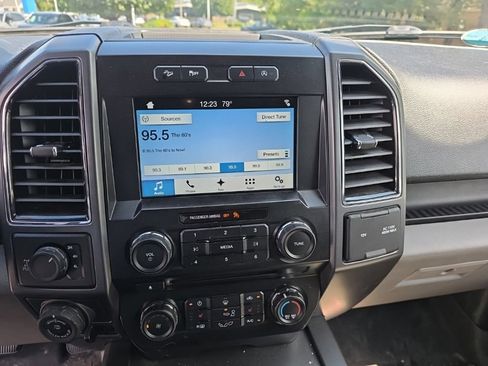 Used 2017 Ford F150 XLT w/ Equipment Group 302A Luxury AWD/4WD image 16