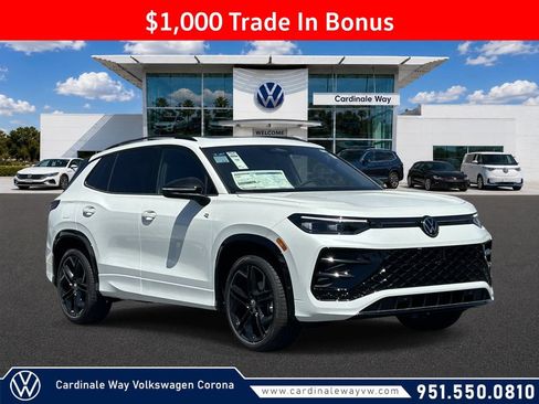 New 2026 Volkswagen Tiguan SE R-Line FWD image 1