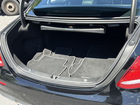 Used 2018 Mercedes-Benz E 300 4MATIC image 30