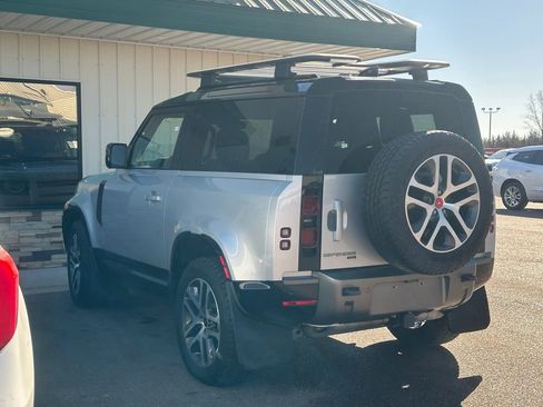 Used 2022 Land Rover Defender 90 X-Dynamic S image 3