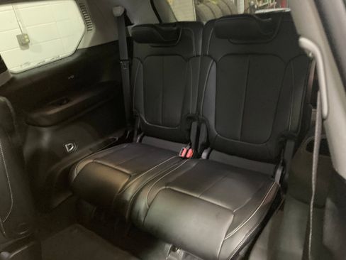 Used 2022 Jeep Grand Cherokee L Limited image 22