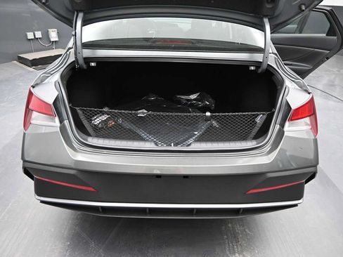 New 2026 Hyundai Elantra SE FWD image 14