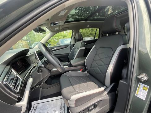 Certified 2026 Volkswagen Atlas Peak Edition AWD/4WD image 11