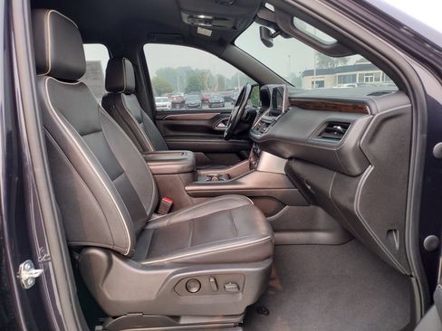 Used 2022 Chevrolet Suburban Premier AWD/4WD image 13