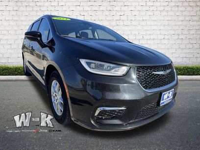 Used 2024 Chrysler Pacifica Touring-L