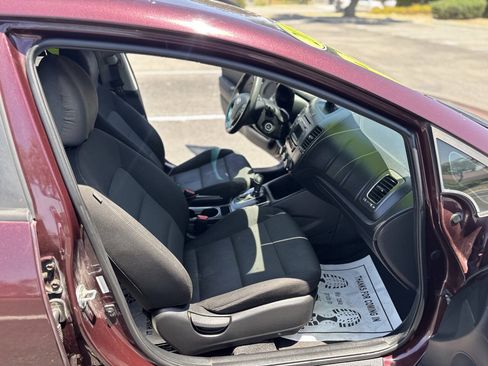Used 2017 Kia Forte LX FWD image 12