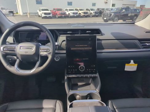 New 2026 GMC Terrain Denali w/ LPO, Black Badging Package AWD/4WD image 12