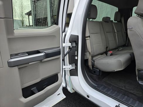 Used 2016 Ford F150 XLT w/ Equipment Group 301A Mid image 15