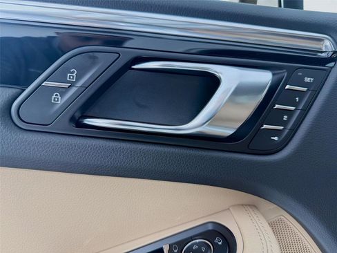 New 2026 Porsche Macan S image 7