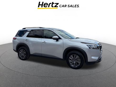 Used 2025 Nissan Pathfinder SV image 1