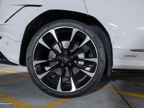 Used 2024 Lamborghini Urus S image 16